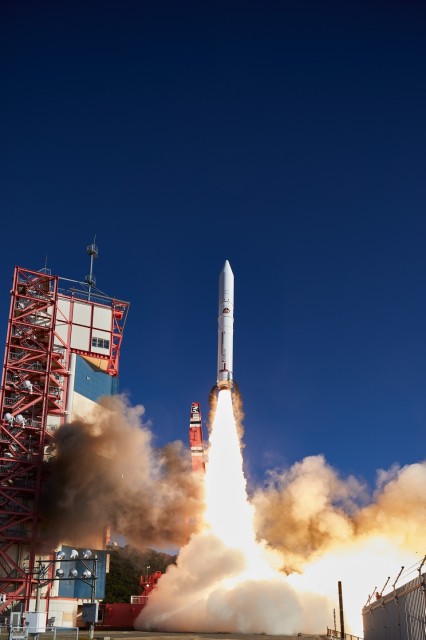 イプシロンロケット打ち上げ